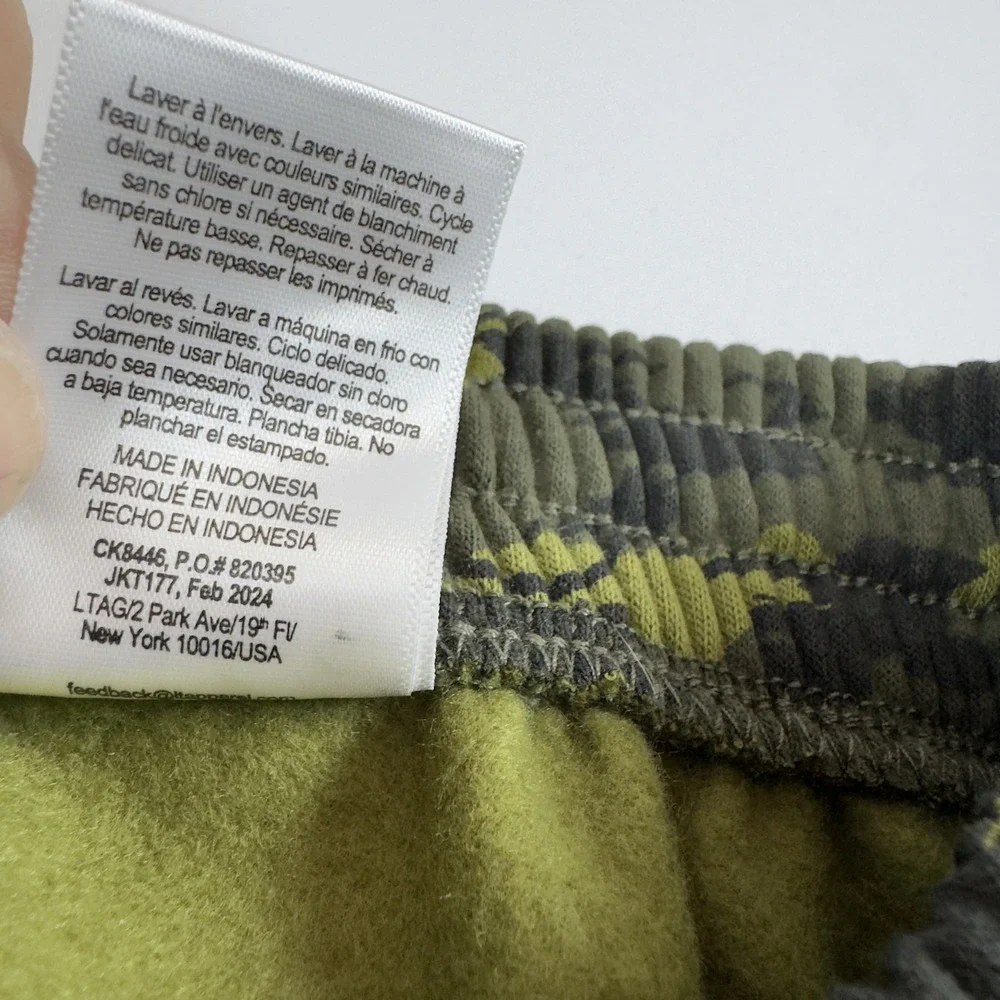 Carhartt Kids CK8446 Logo Fleece Camo Sweatpants - Green Camo Medium (10/12) NEW